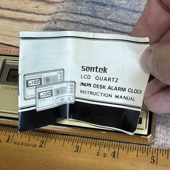 Vtg Tourist Mini Desk Travel Alarm LCD‎ Quartz Sentek Clock Hyatt Regency Maui - Picture 9 of 10